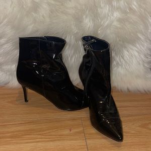 Shiny ankle boots with heels